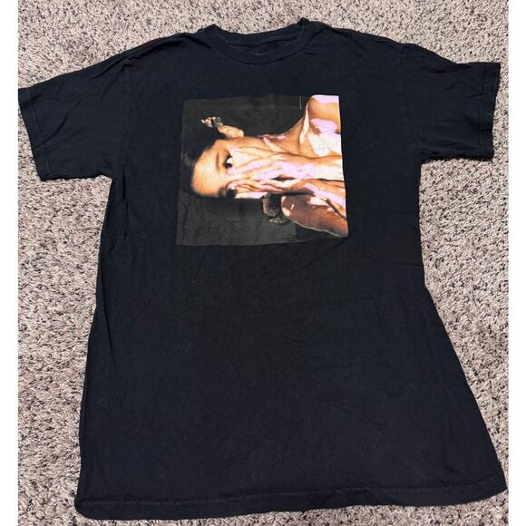 Ariana Grande Sweetener Bubble shirt - Picture 1 of 4